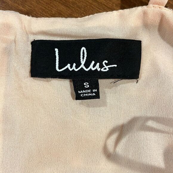 Lulus peach floral textured print dress size small NWT. - Picture 11 of 11